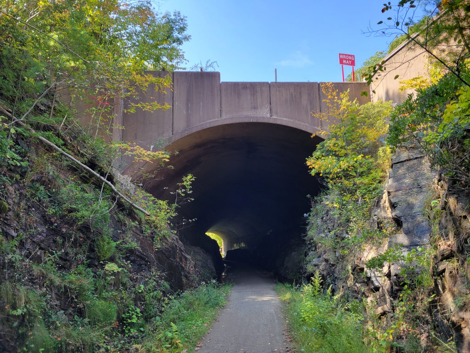 Hop River Trail tunnel, Bolton Notch