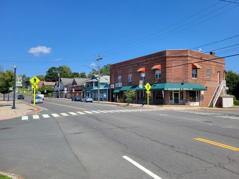 Main Street, Cromwell