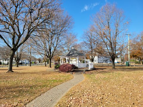Ellington Green gazebo