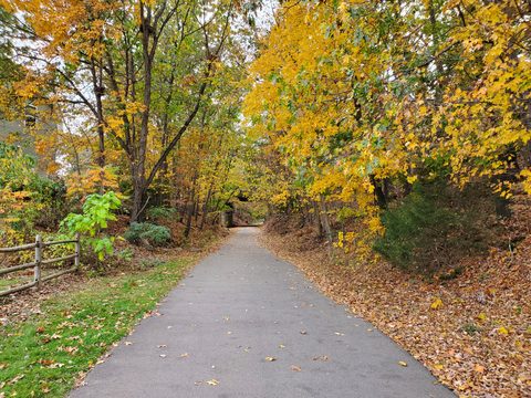 Farmington Canal Heritage Trail
