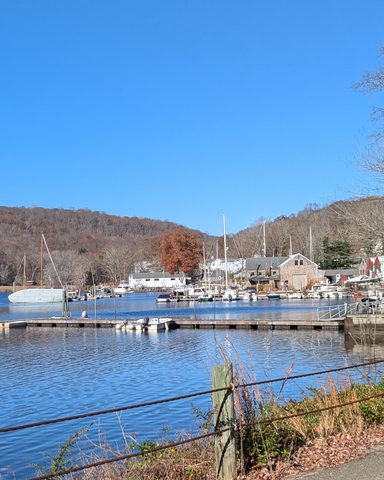 Hamburg Cove