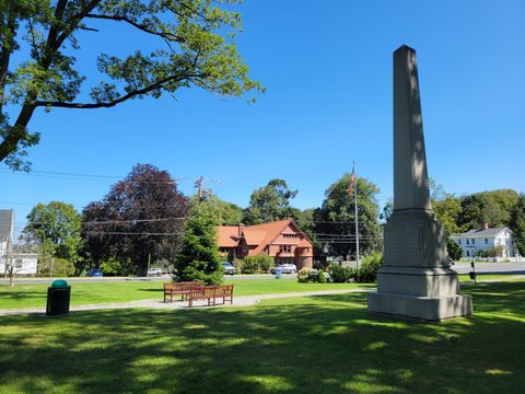 Soldiers' Monument, Norfolk village green