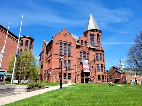 Memorial Building, Rockville
