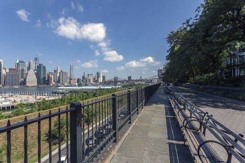 The Promenade above the expressway