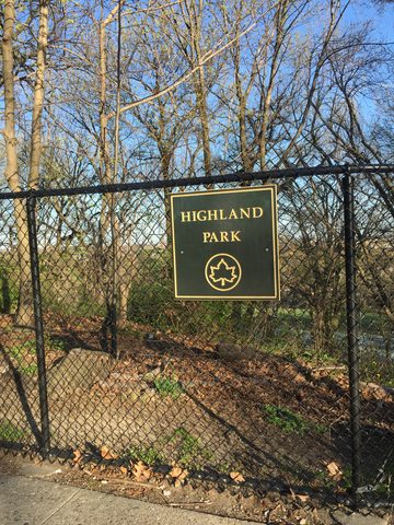 Highland Park sign