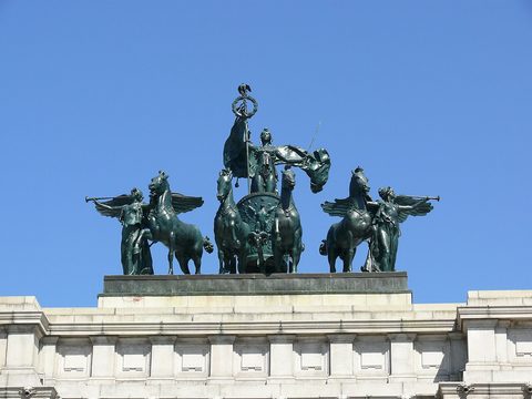 The quadriga on the memorial arch