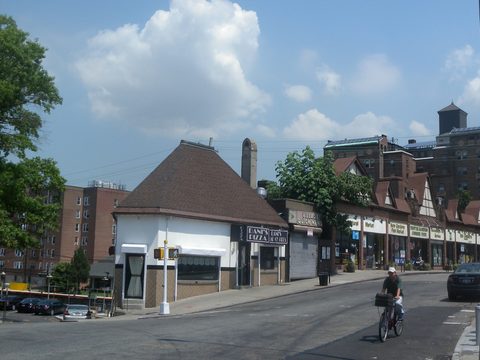 Shops on the Lefferts Boulevard bridge